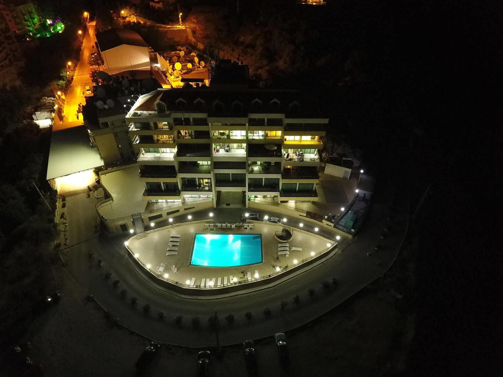 Adma Blue Screen Jounieh Exterior photo